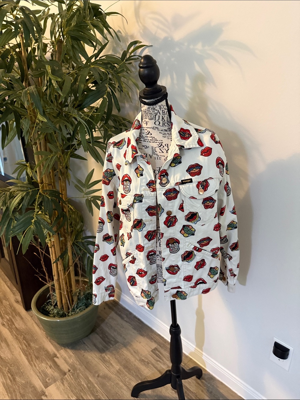 Wrangler White Jacket with Red Lip Print